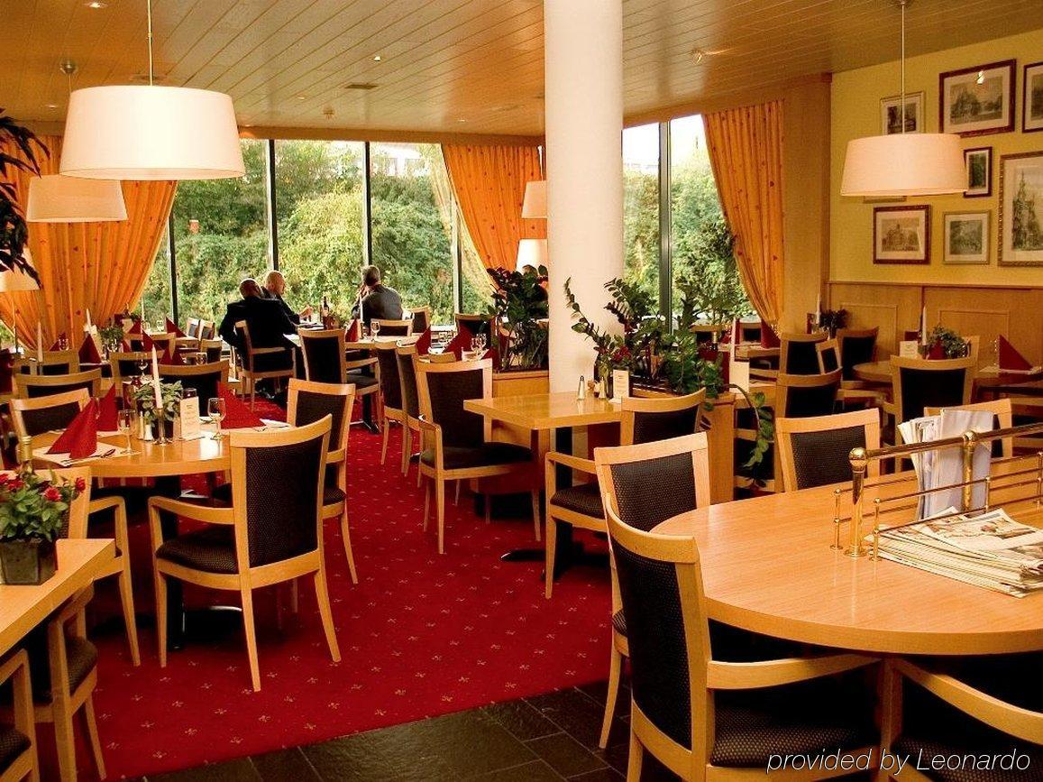 Bastion Hotel Герлен Ресторан фото
